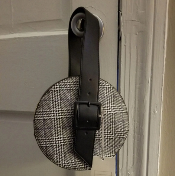 Round Purse - Picture 3 of 4